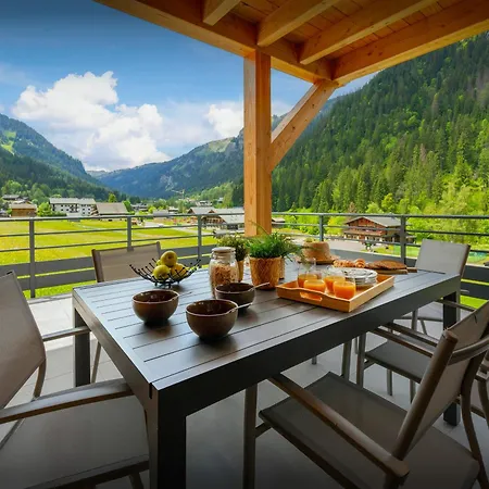 Alphonse - Ovo Network Chalet Chatel
